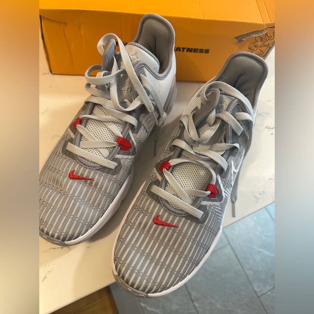 Men’s sneakerss